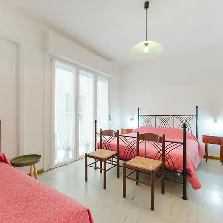 Anna Flat - 2 Minuti Dalla *