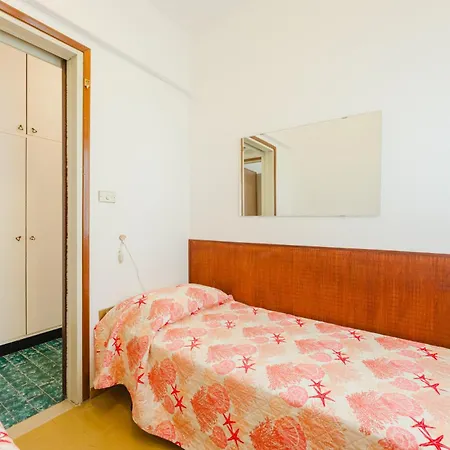 Anna Flat - 2 Minuti Dalla